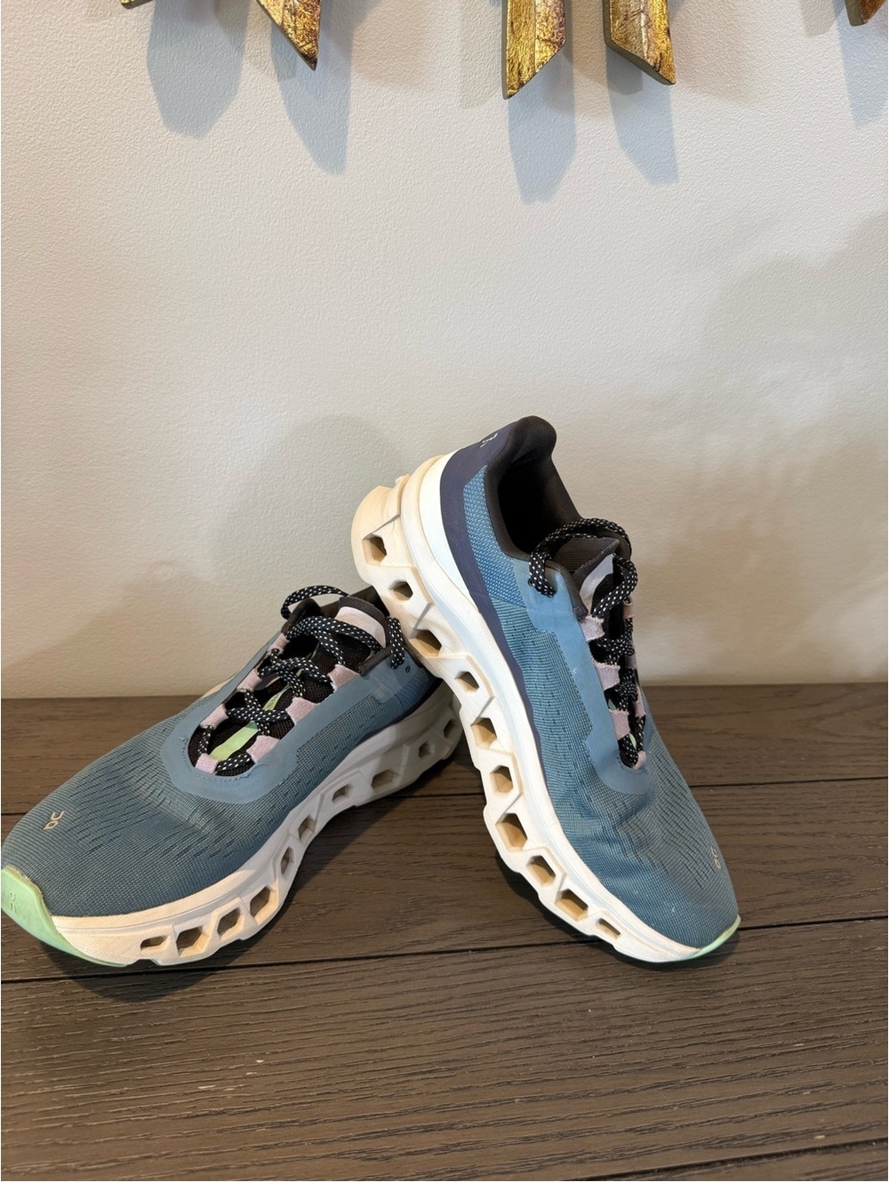 On Cloudstratus Running Shoes Size US 9 Women